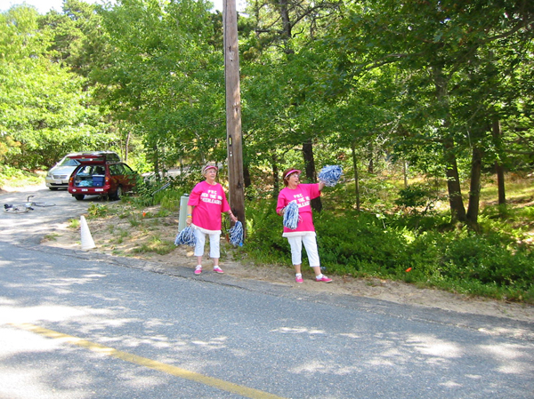 864 Cheerleaders on Corn Hill
